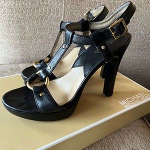 Michael Kors Valerie t strap heeled sandals size 7.5